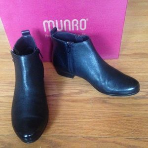Munro Lexi Black Leather Boots 7.5 M